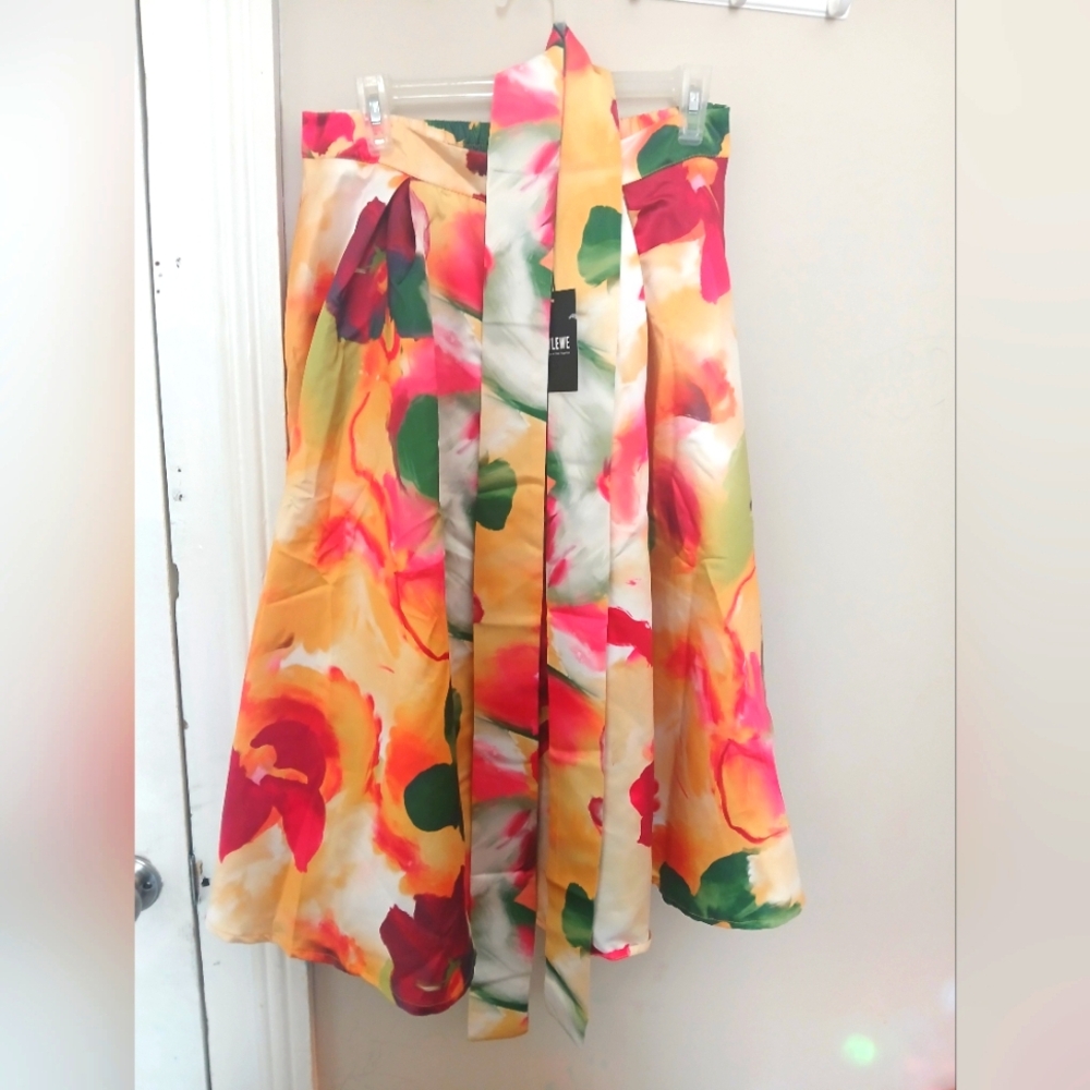 STYLEWE Multicolor Satin Floral Skirt